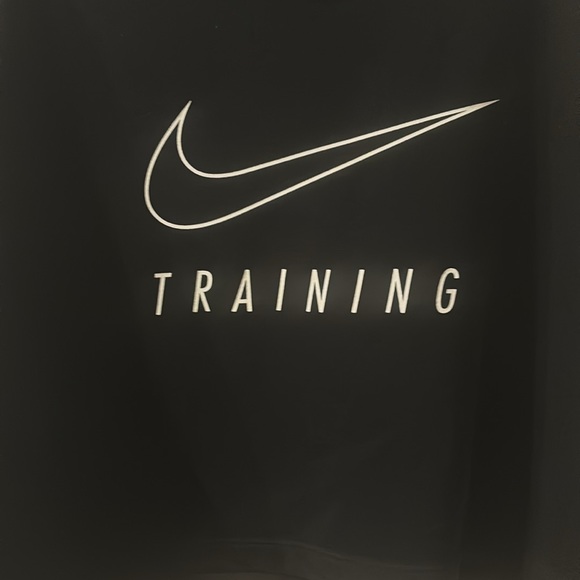 Nike training part mesh crop top size XL - Picture 2 of 5
